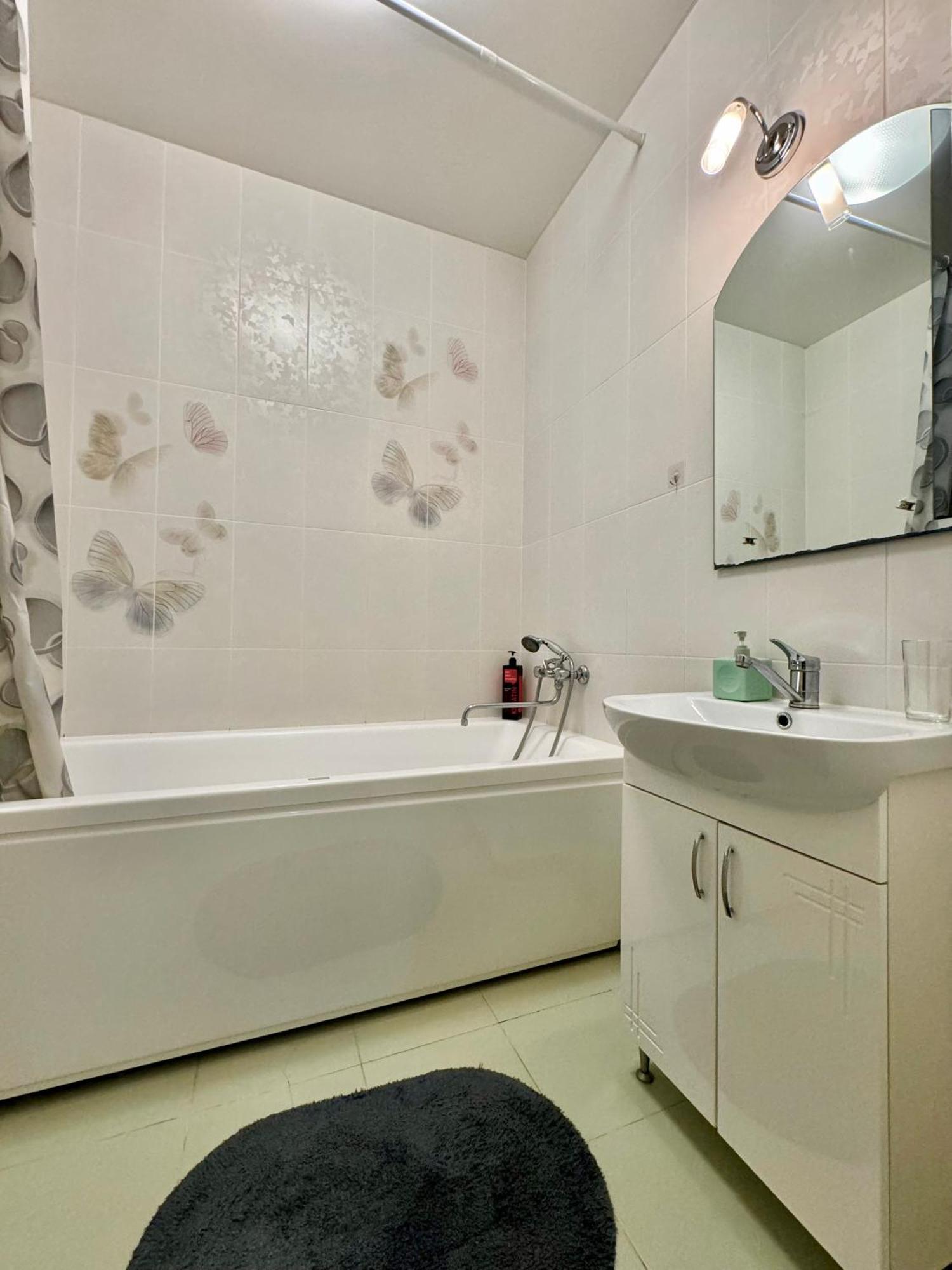 Apartpoltava Світлі Просторі Апартаменти 80М2 , 2-Окремі Кімнати, Новобудова Центр Чек Банківський Εξωτερικό φωτογραφία